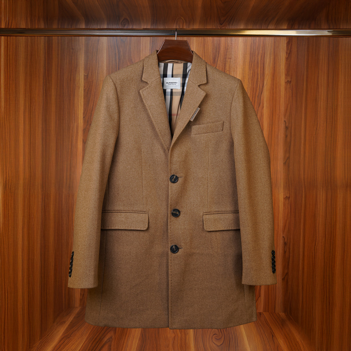BURBERRY

Button Detail Wool Cashmere Tailored Coat